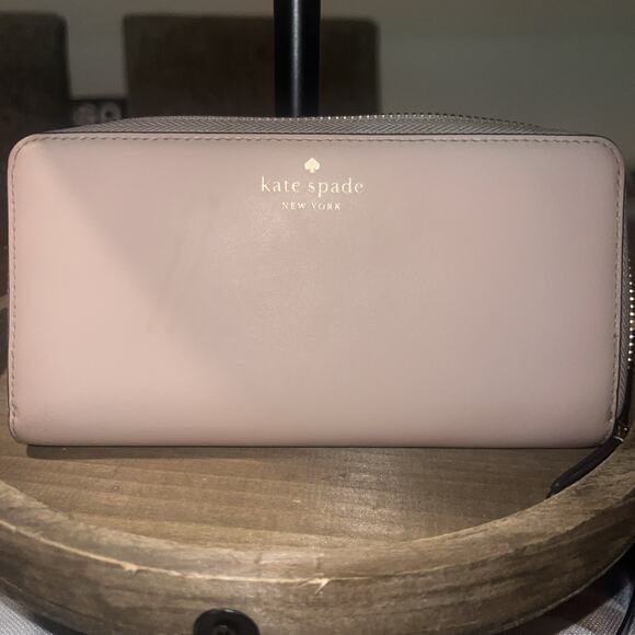 Kate Spade Continental Zip Card Wallet Clutch Beige Leather Gold Zip 8 in. - Picture 1 of 4